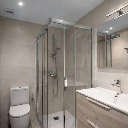 Apartament Bright With A/c, Parking Optional *