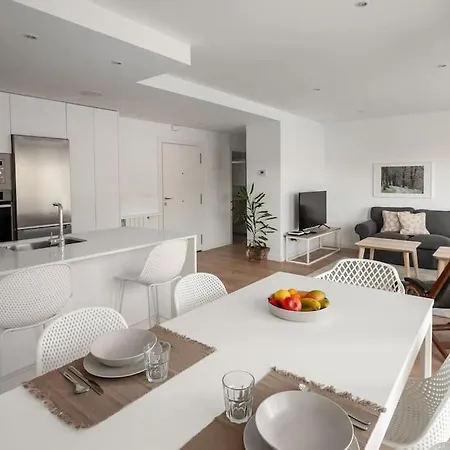 Bright With A/c, Parking Optional Appartement